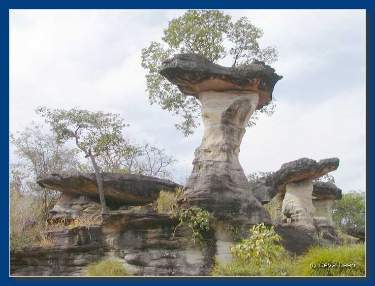 Pha Taem Sao Chaliang Mushroom rocks 20031218-2
